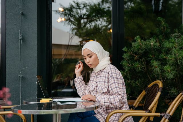 Mengambil cuti kerja